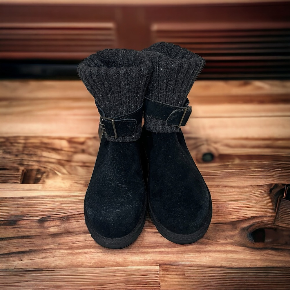 Black Women's Boots with Knit Cuff - Picture 2 of 9